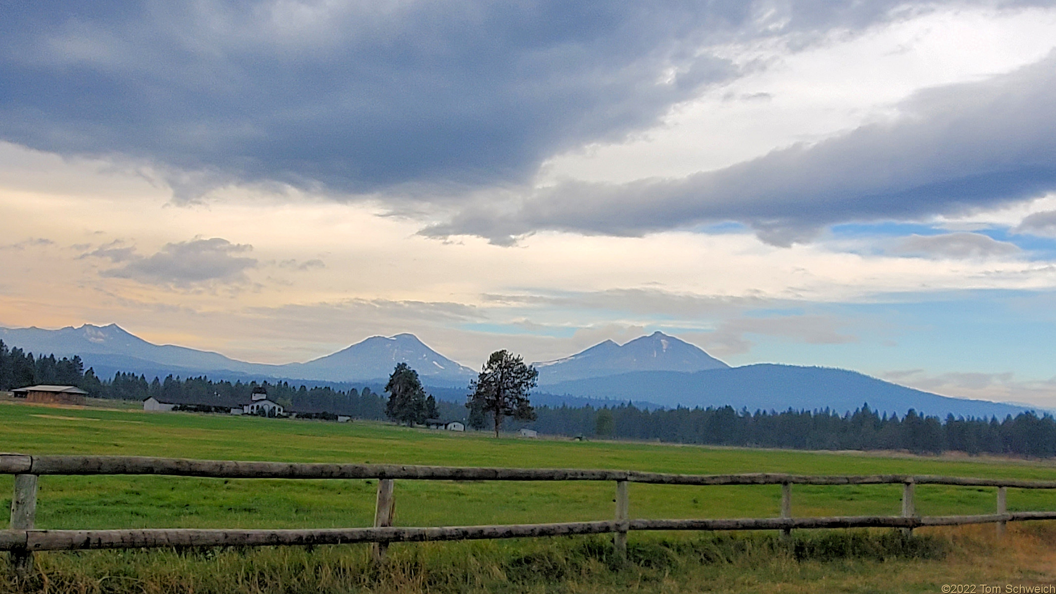 Oregon, Descrutes County, Three Sisters